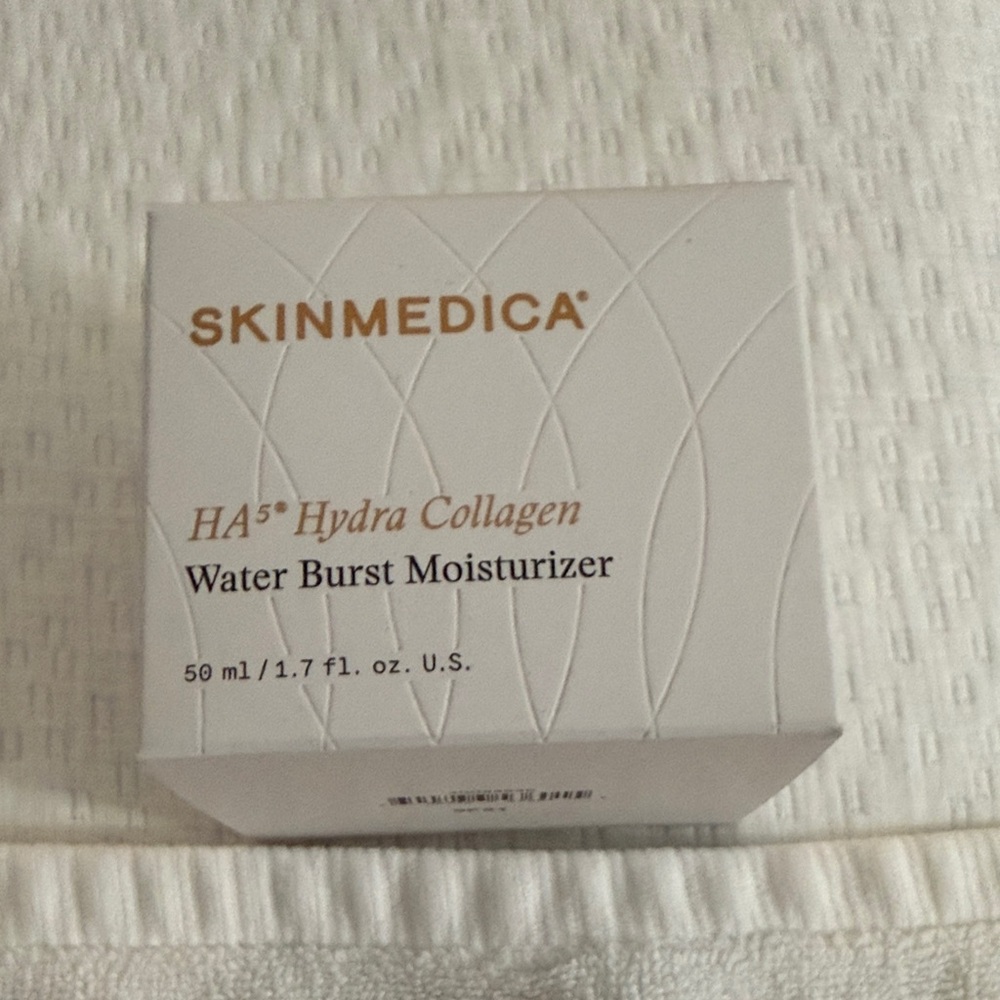 SkinMedica HA5 Water Burst Moisturizer - White and Gold